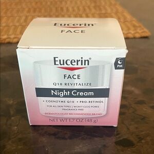 Q10 Revitalize Night Cream - Pink and White